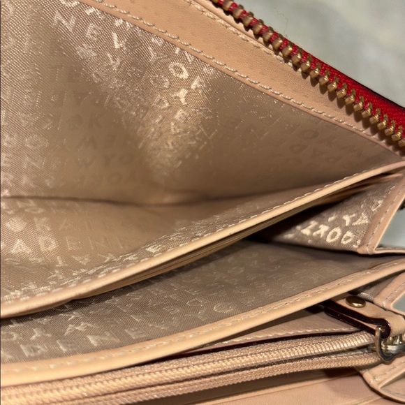 🔥🔥Kate Spade Red Pebbled Leather Zip Around Wallet with Logo Plate🔥🔥 - Picture 6 of 12